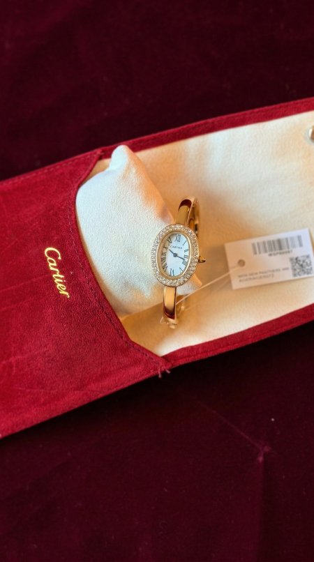 ذهبي اطار مرصع / ابيض