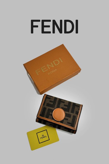 محفظة نسائية - Fendi 