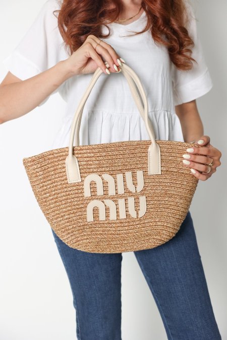 شنطة قش - MIU MIU - قش - شعار ابيض <br> <span class='text-color-warm'>نفدت الكمية</span>