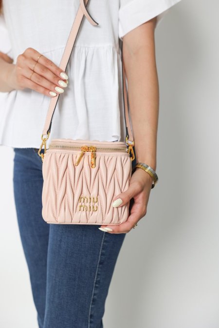 شنطة - MIU MIU ميك آب