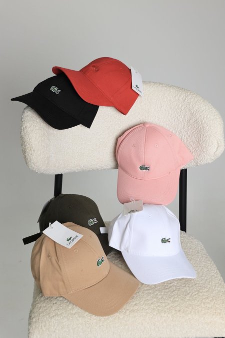 طاقية - Lacoste