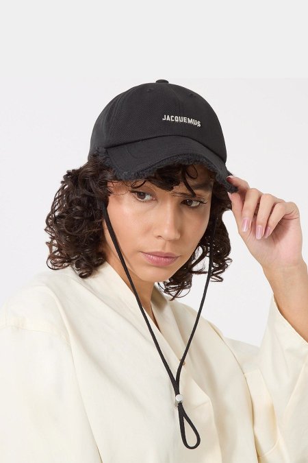 طاقية - Jacquemus / الترند