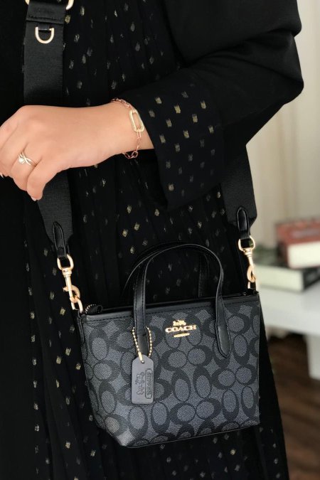 شنطة - Coach Mini 18 Cm / شامل علبة الشركة