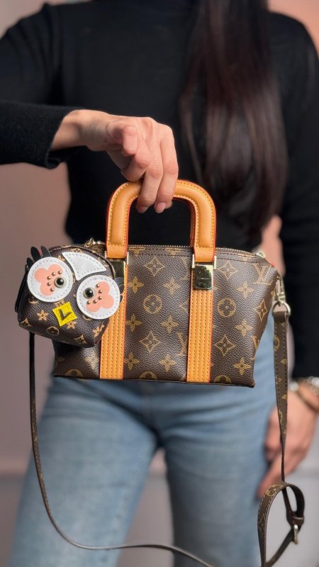 شنطة - Louis Vuitton /شامل مدالية - شامل علبة الشركة -1888-Double box