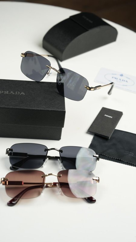 نظارة - Prada / شامل علبة الشركة