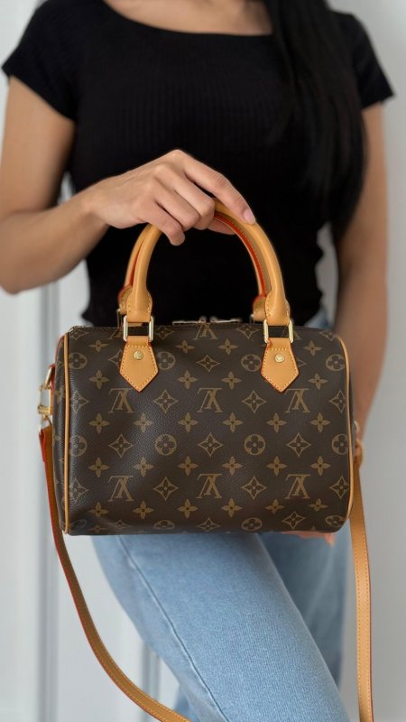 شنطة - Lv speedy  الترند - حجم وسط / شامل علبة الشركة