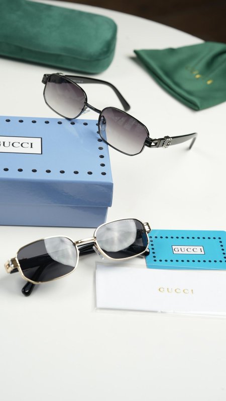 نظارة - Gucci / شامل علبة الشركة