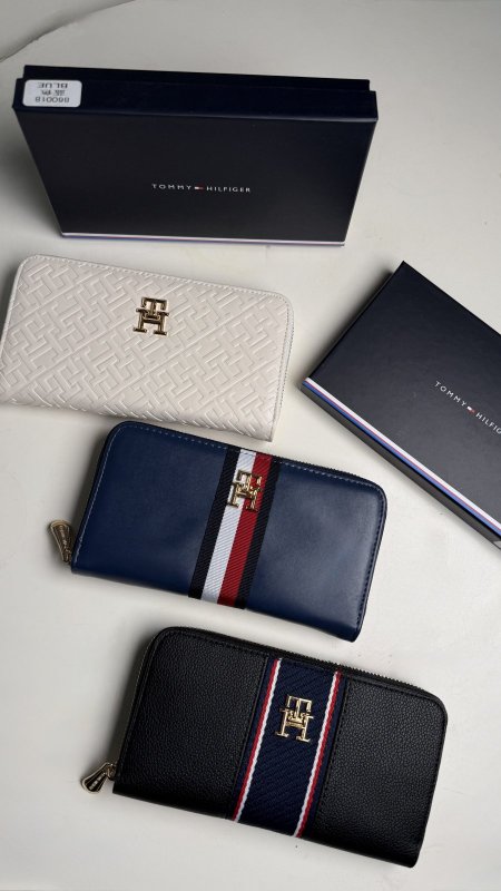 جزدان- Tommy Hilfiger/ حجم كبير شامل علبة الشركه