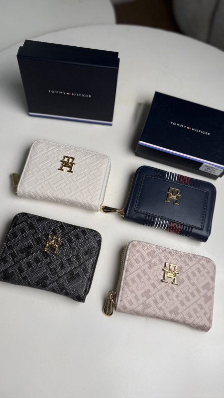 جزدان- Tommy Hilfiger/ حجم صغيز شامل علبة الشركه