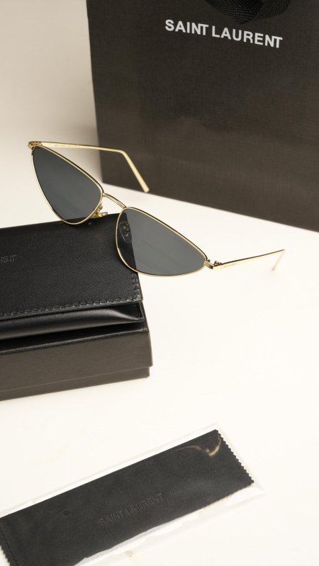 نظارة -YSL - SAINT LAURENT / شامل علبة و كيس الشركة