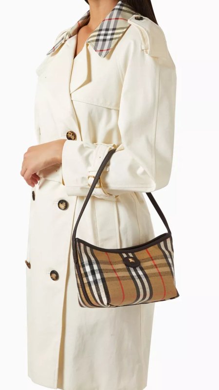 شنطة - Burberry ماستر / شامل علبة الشركة