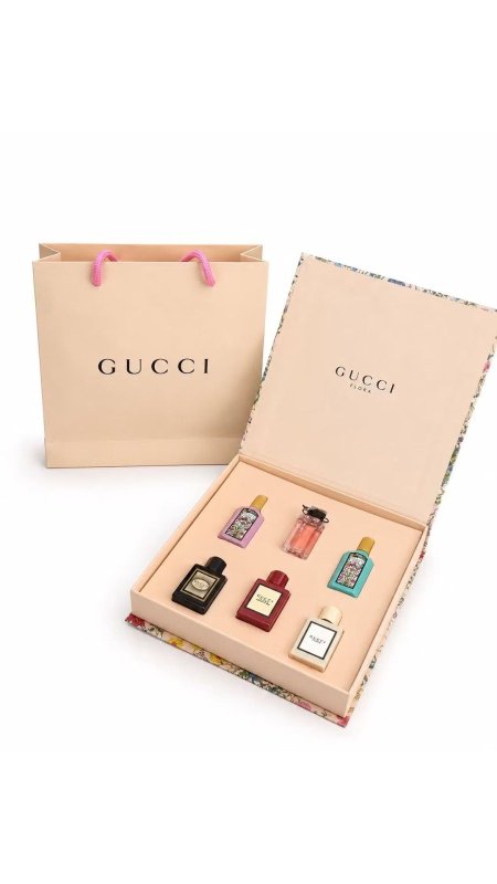 طقم عطر من مجموعة فلورا جوتشي - Gucci / شامل كيس الشركة 6 قطع