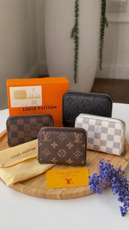 جزدان - LV Small zip around / شامل علبة