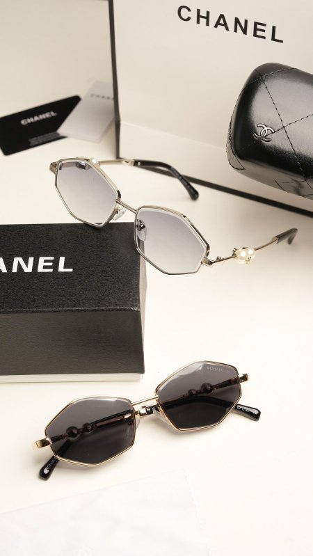 نظارة - Chanel / شامل كيس و علبة الشركة