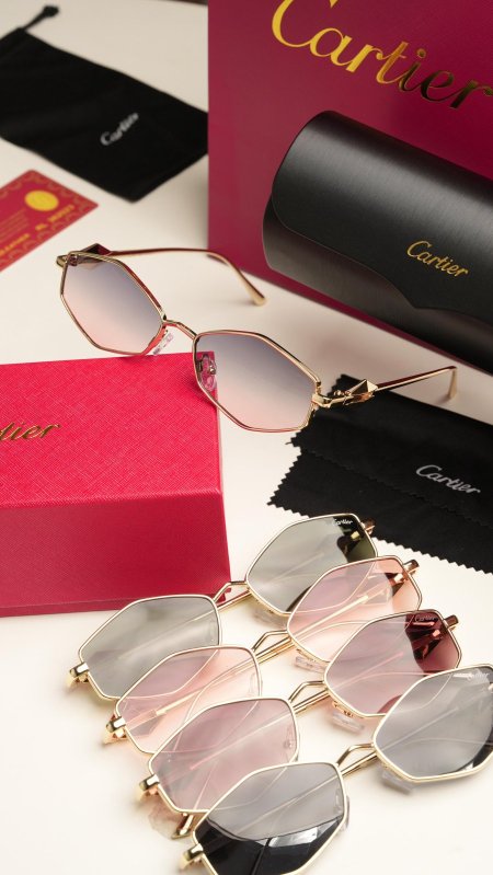 نظارة - Cartier / شامل كيس و شركة العلبة