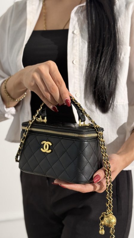 شنطة - CHANEL Makeup مع مراي / شامل علبة الشركة