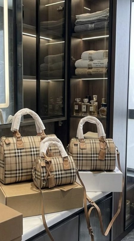 شنطة - Speedy Burberry ماستر / شامل علبة الشركة مقاس وسط