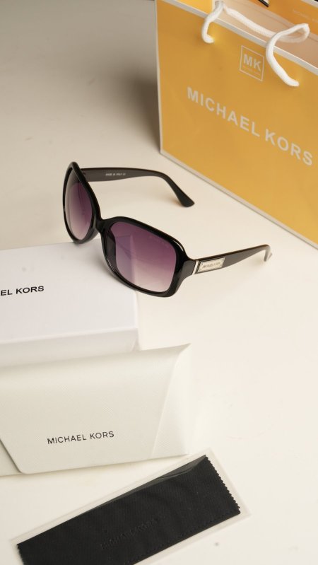 نظارة - Micheal Kors شامل علبة الشركة وكيس