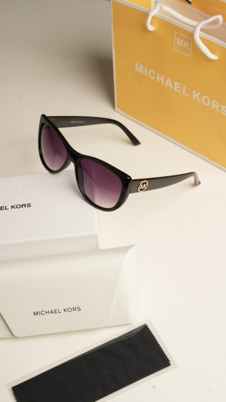 نظارة - Micheal Kors شامل علبة الشركة وكيس
