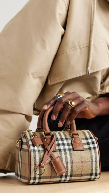 شنطة - Speedy Burberry  / شامل علبة الشركة مقاس سمول