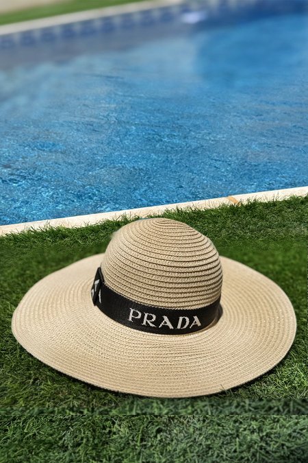 prada - بيج فاتح