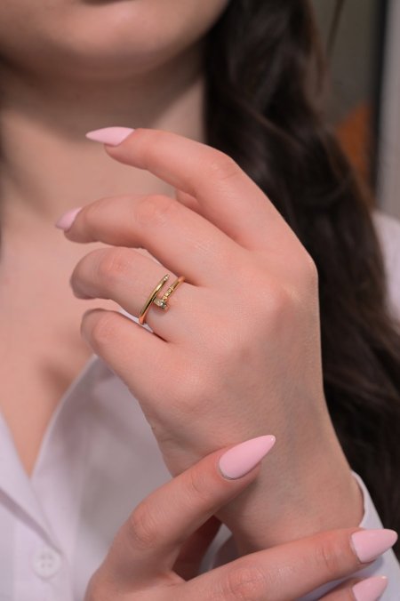 خاتم كارتيير رفيع ذهبي