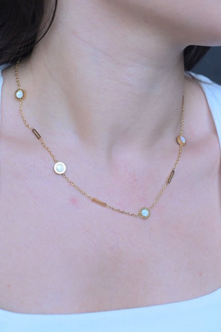 سنسال مريم عالوجهين ابيض واسود