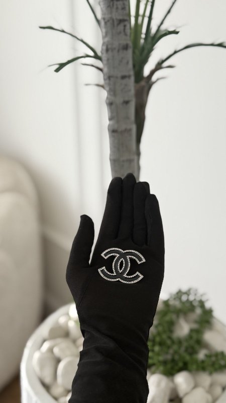 شانيل فضي - اسود