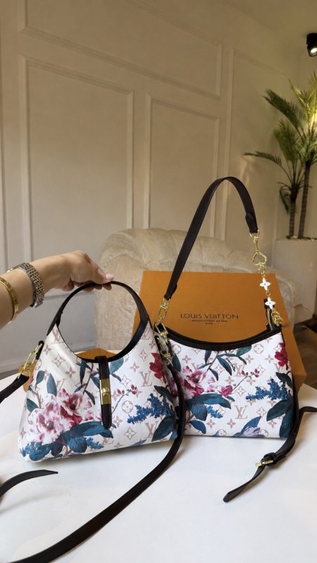 شنطة- Louis Vuitton / شامل علبة الشركة