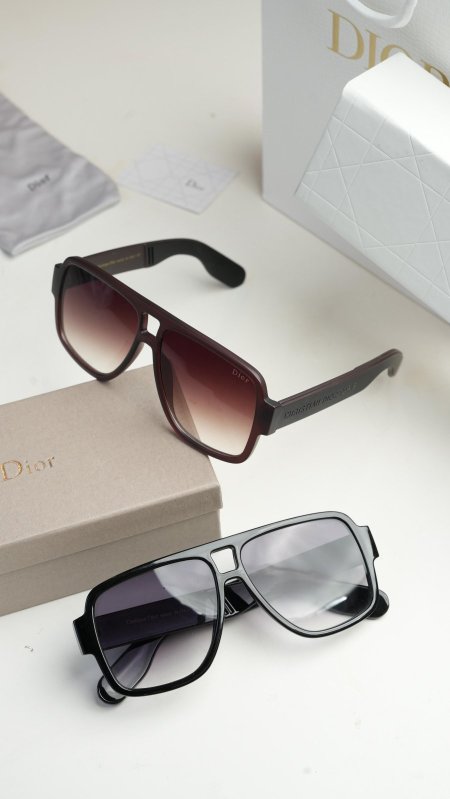 نظارة - DIOR / شامل كيس و علبة الشركة