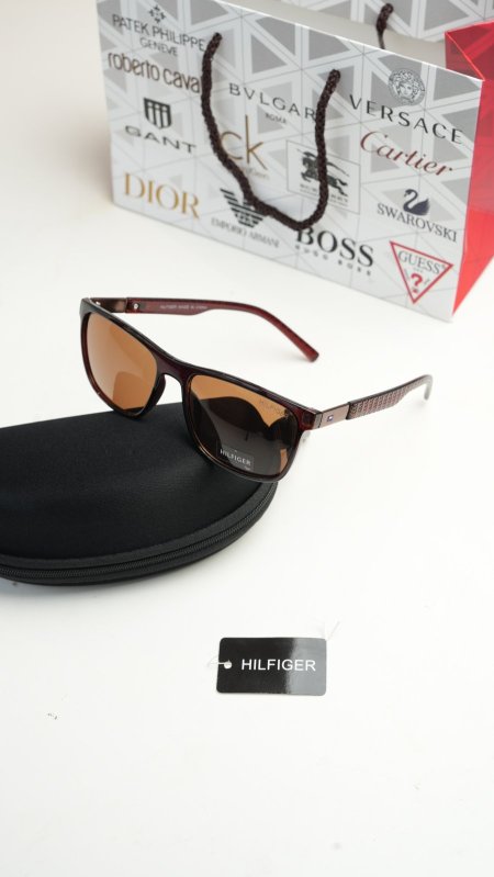 نظارة Tommy Hilfiger / شامل علبة فخمة وكيس