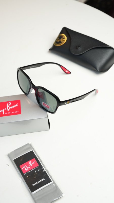 نظارة - Ray-Ban Ferrari شامل علبة الشركة