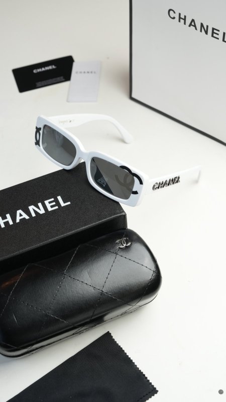 نظارة - Chanel / شامل علبة وكيس الشركة
