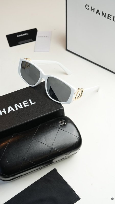 نظارة -  Chanel شامل علبة وكيس الشركة