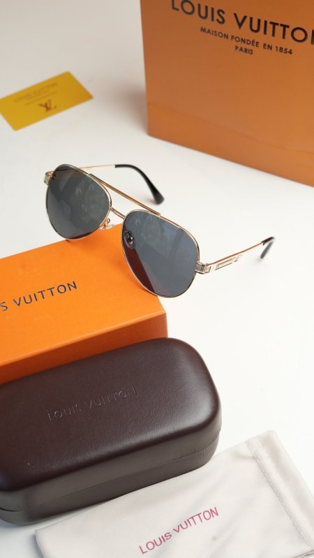 نظارة - Louis Vuitton  / شامل علبة وكيس الشركة