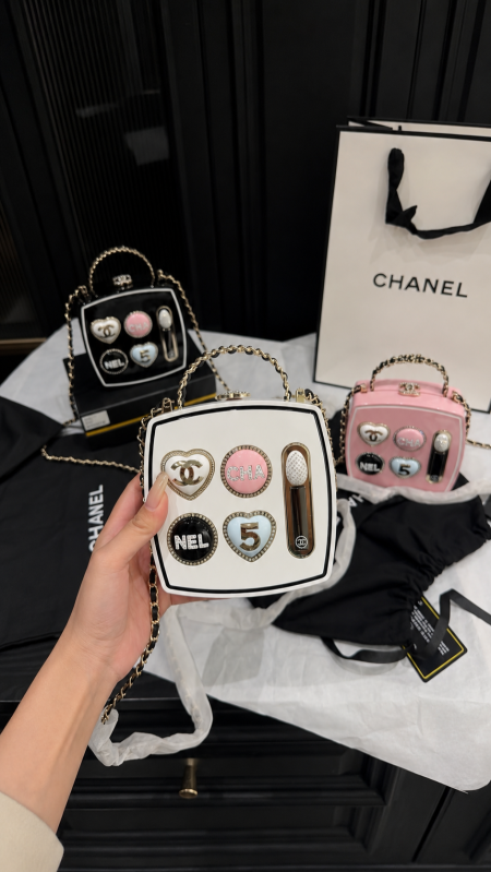 شنطة - Chanel / شامل علبة الشركة