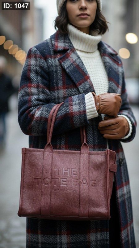 شنطة - Marc Jacobs / مقاس ميديوم