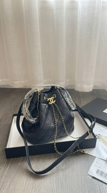 شنطة - CHANEL / شامل علبة الشركة
