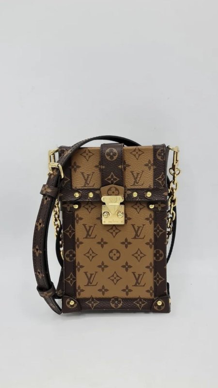 شنطة - LOUIS VUITTON / شامل علبة الشركة