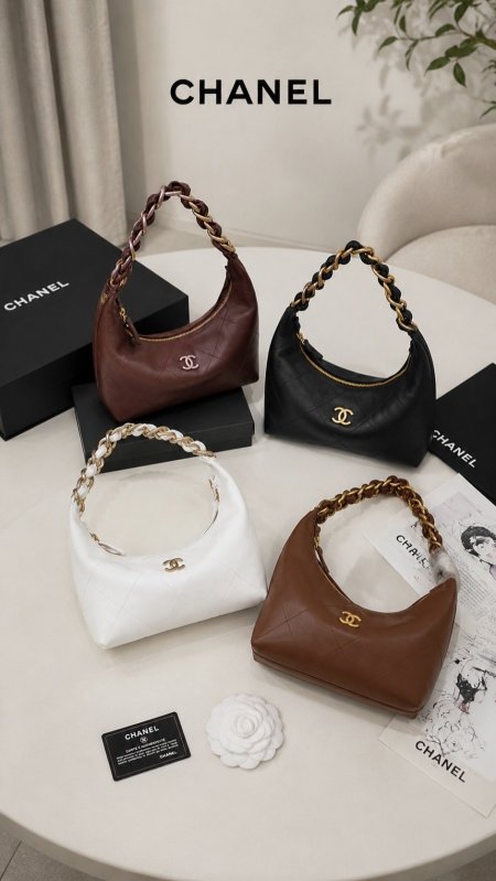 شنطة - Chanel / شامل علبة الشركة