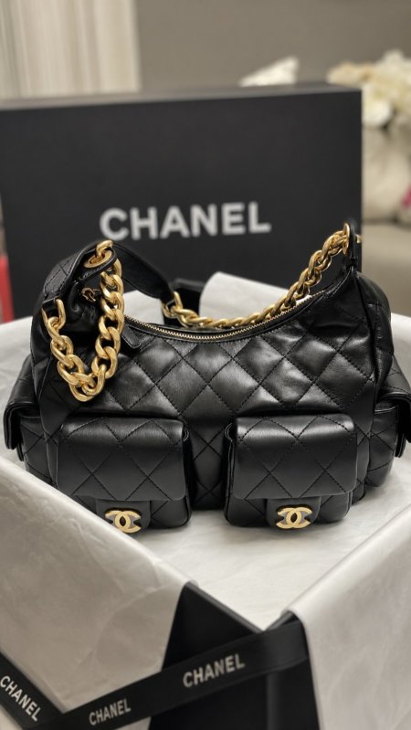 شنطة - CHANEL الجديدة كلياً