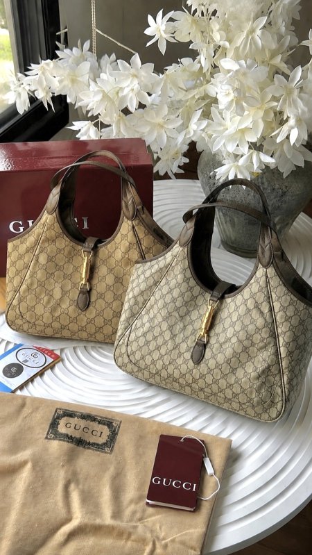 شنطة - GUCCI / شامل علبة الشركة