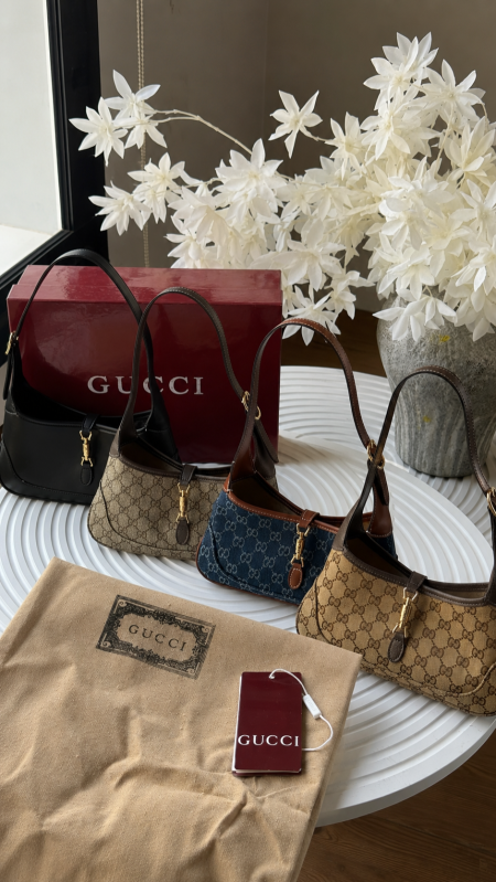 شنطة - GUCCI / شامل علبة الشركة