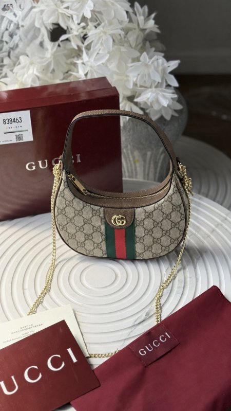 شنطة - GUCCI شامل علبة الشركة