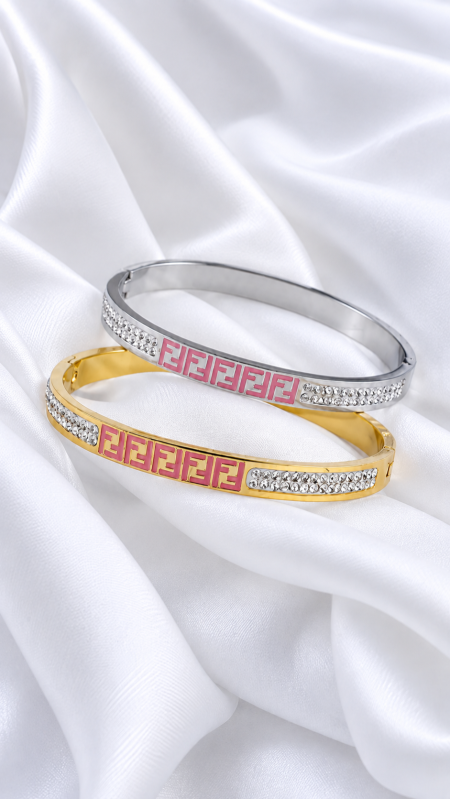 اساور Fendi