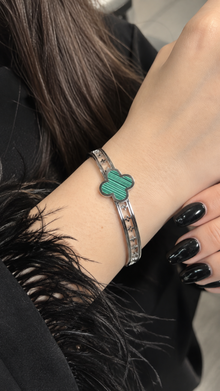 اسوارة - Van Cleef