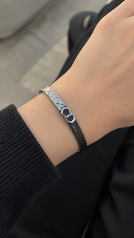سوارة - Dior