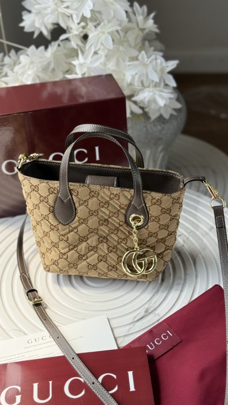 شنطة - GUCCI شامل علبة الشركة