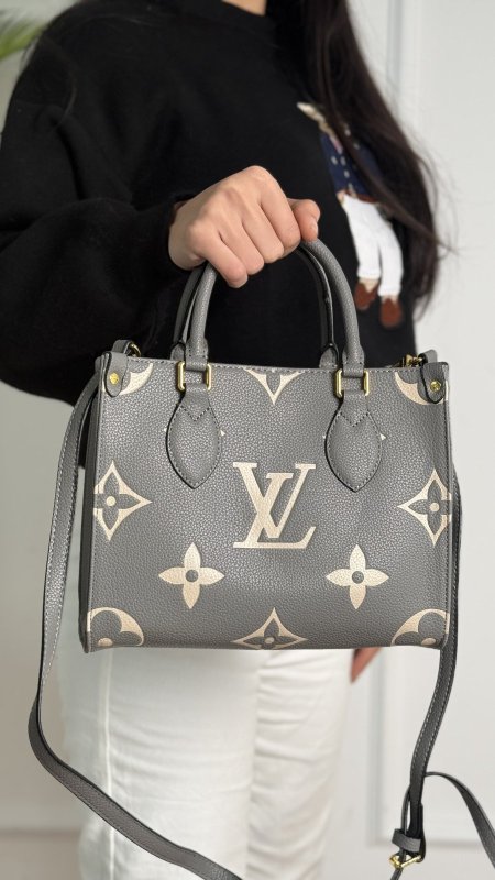 شنطة - Louis Vuitton / توت باج وسط ماستر