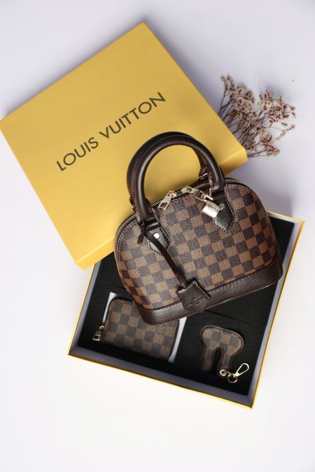 الطقم الاقتصادي - Louis Vuitton Alma / شامل جزدان وبوكس - مربعات بني